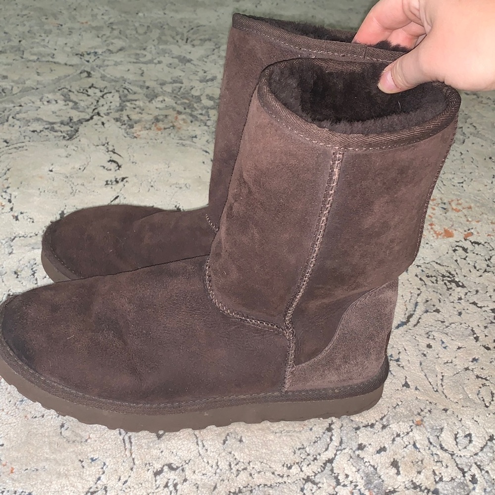 Short brown ugg boots